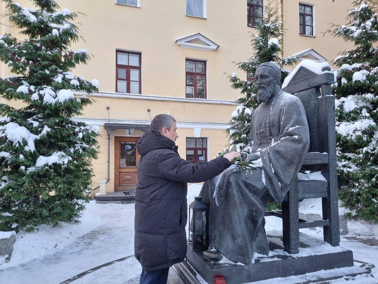 В Петербурге и Кронштадте отметили 115 лет со дня успения святого Иоанна  Кронштадтского